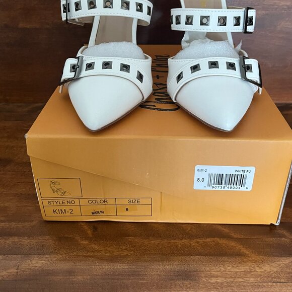 Chase and Chloe Women's Grommet Buckle Stiletto Pump White Size 8 - Picture 3 of 10